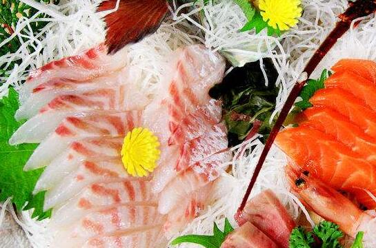 海鮮團(tuán)購(gòu)之后應(yīng)該配什么酒呢？